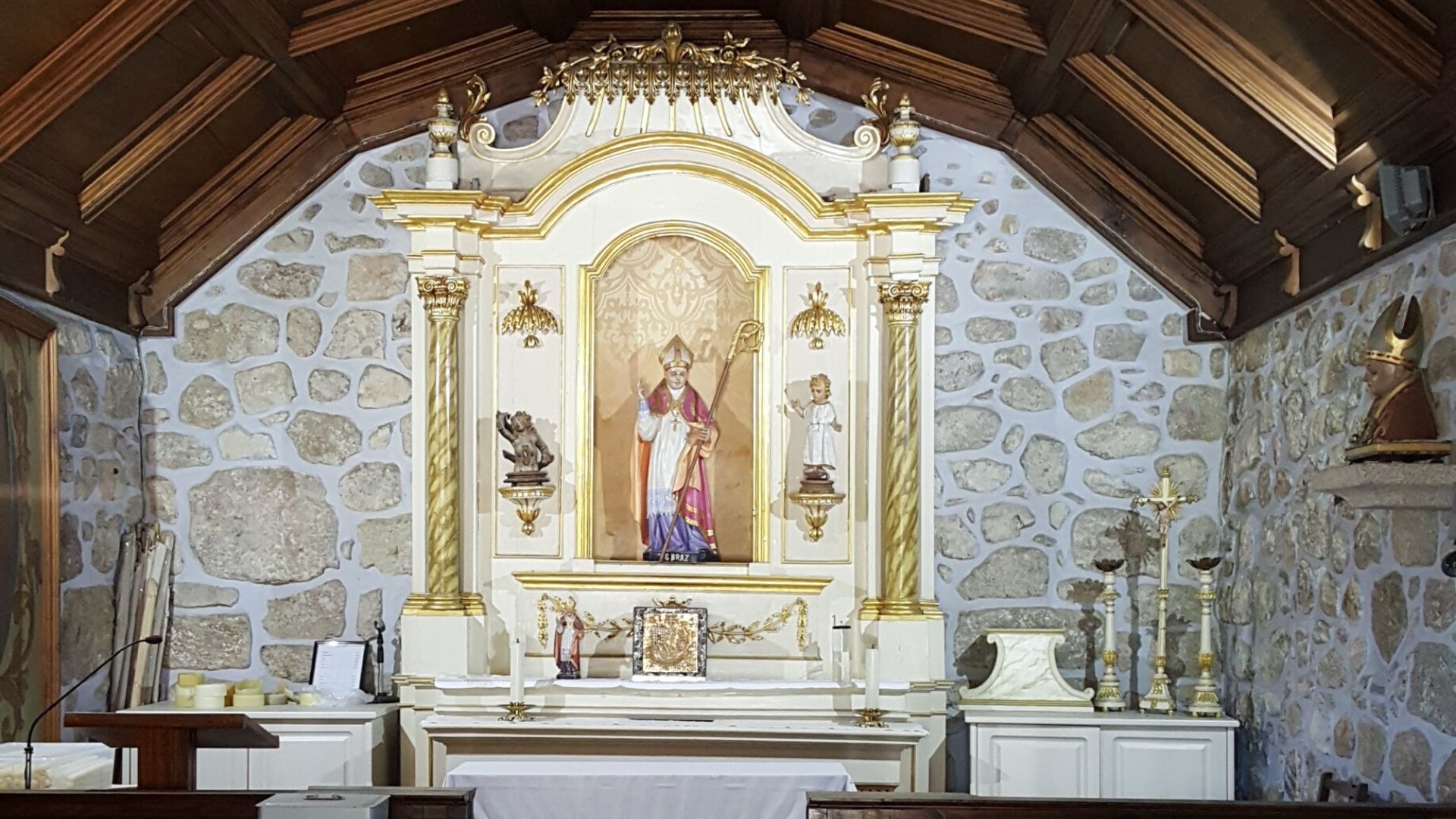 A Panorâmica do Interior da Capela de São Brás
