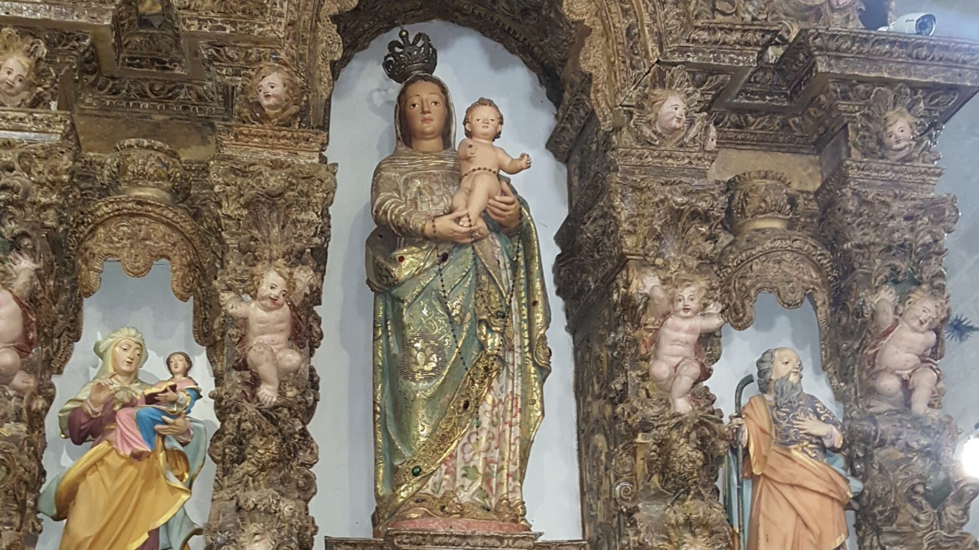 Um Pormenor do Altar de Nossa Senhora do Rosário